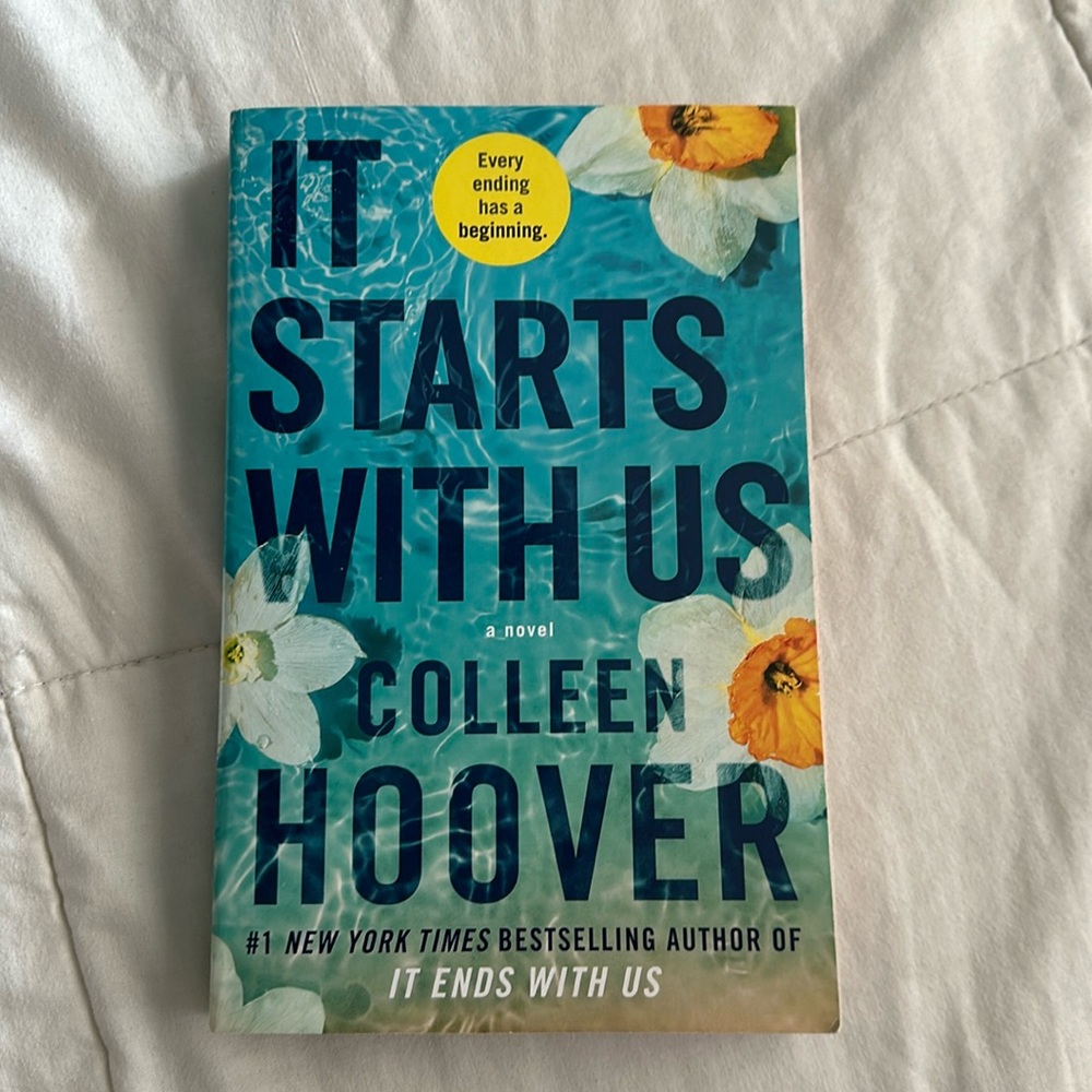 🎀 Colleen Hoover Paperback It Start With Us New Excellent Condition Book
